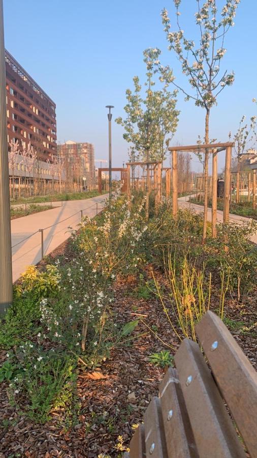 Confortevole Bilocale In Largo Marinai D'Italia Milan Bagian luar foto